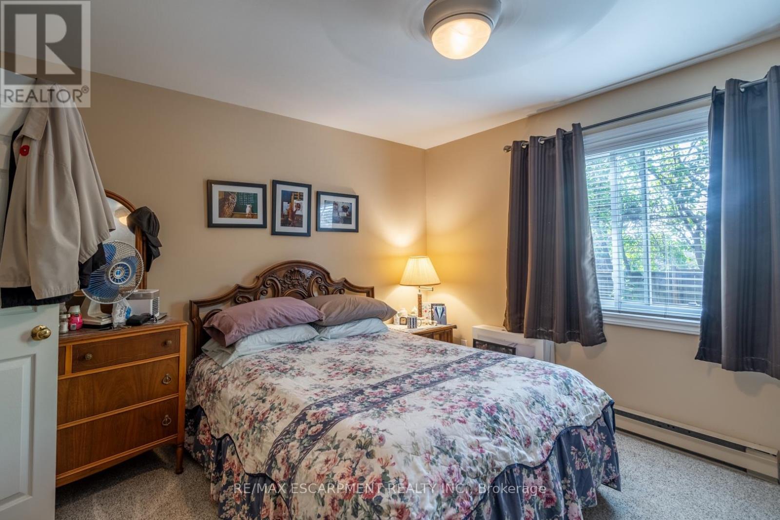 81 Hamilton Street N Property Photo 33