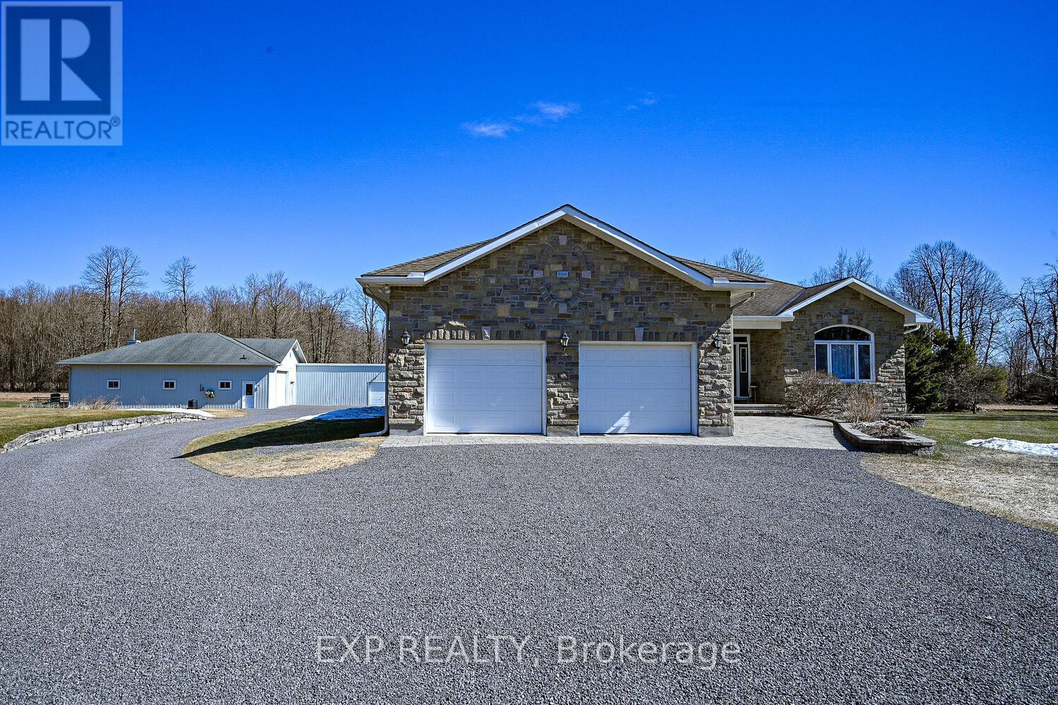 415 Johnston Road Property Photo 1