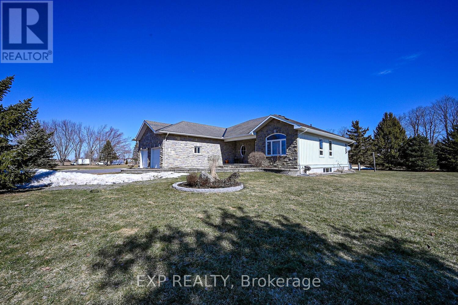 415 Johnston Road Property Photo 3