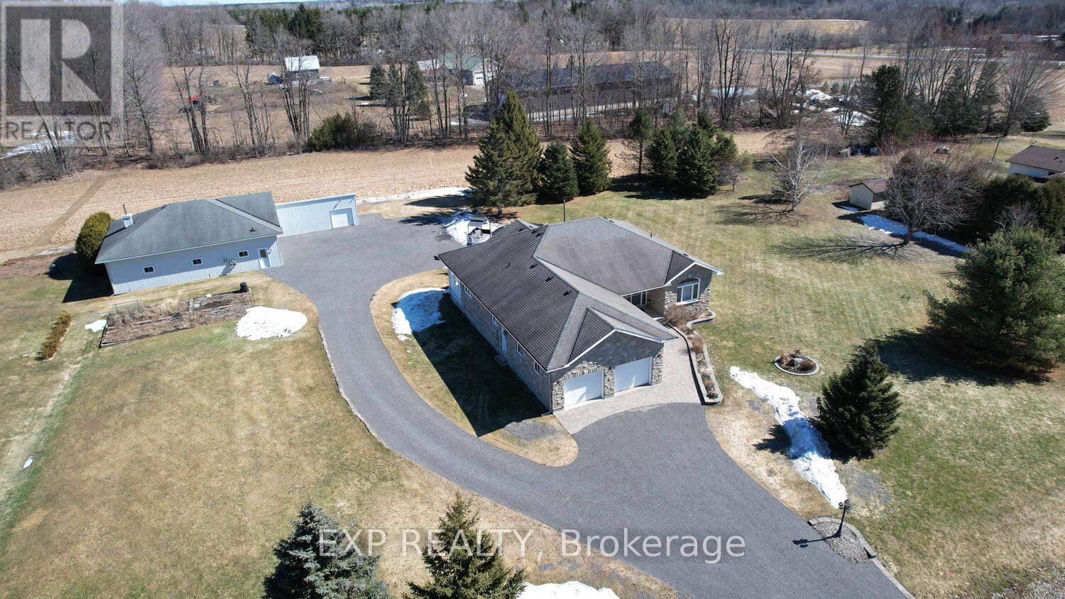 415 Johnston Road Property Photo 4
