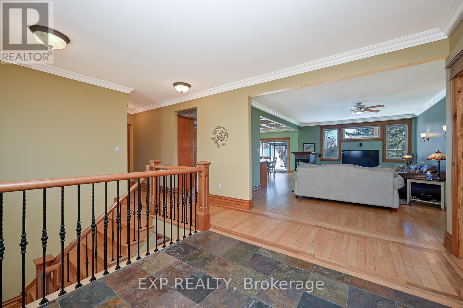 415 Johnston Road Property Photo 8