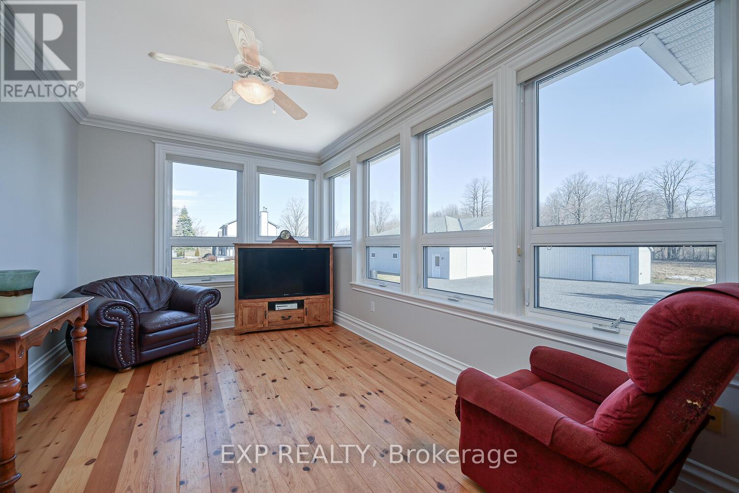 415 Johnston Road Property Photo 15