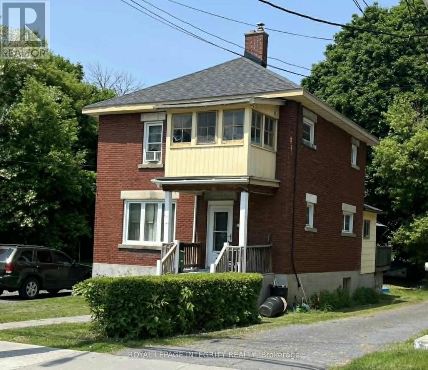 217 First St E Street Property Photo 1
