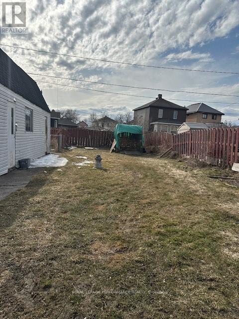321-323 Munro Street Property Photo 15