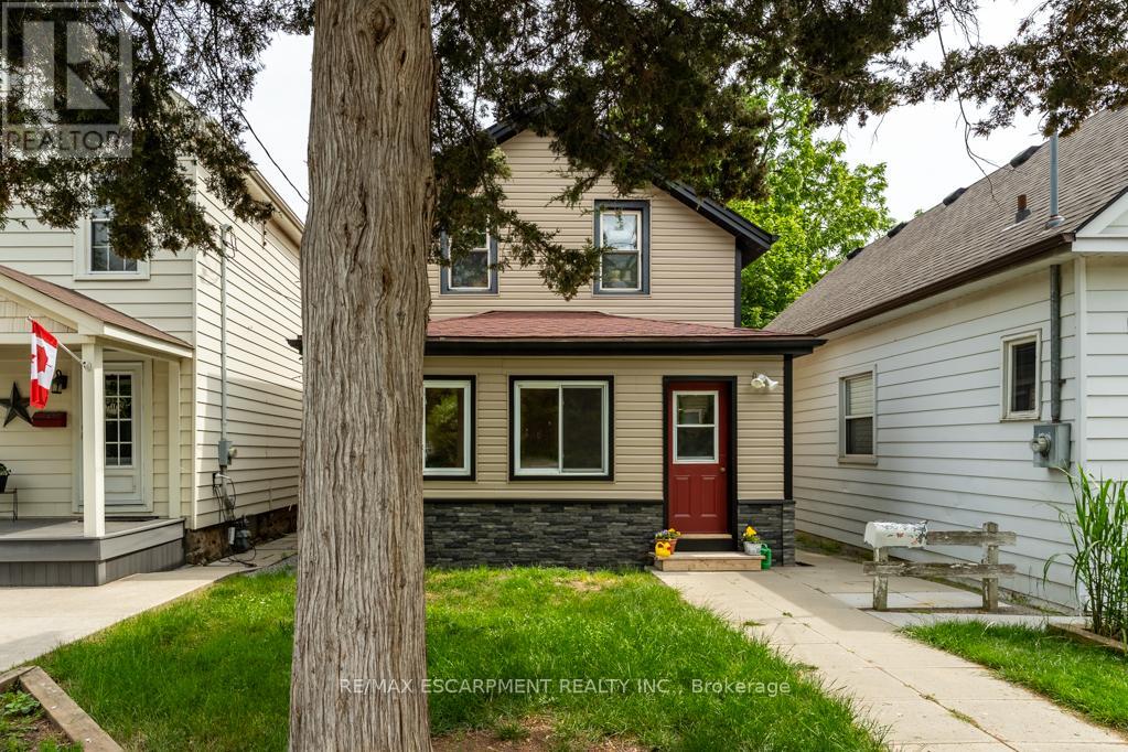 15 Adelaide Street Property Photo 4