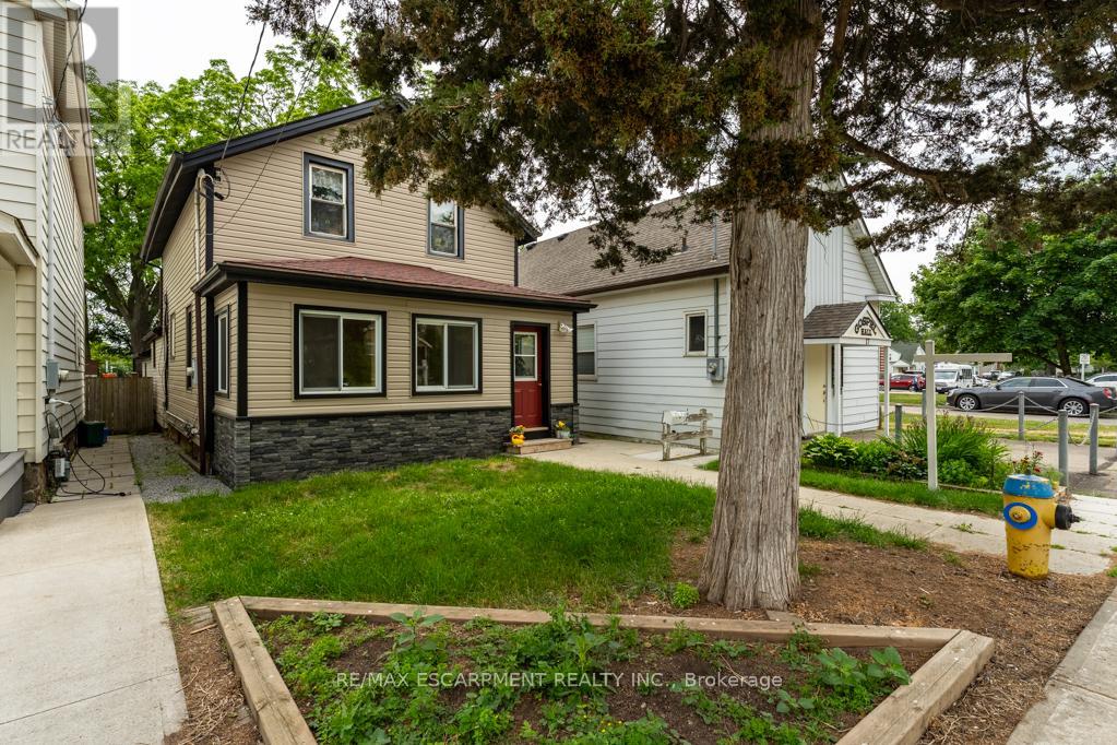 15 Adelaide Street Property Photo 5