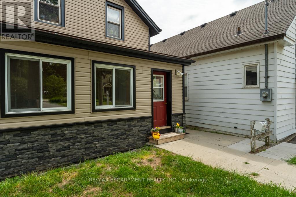 15 Adelaide Street Property Photo 9