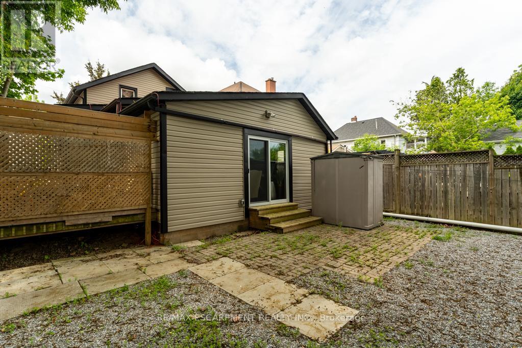 15 Adelaide Street Property Photo 18