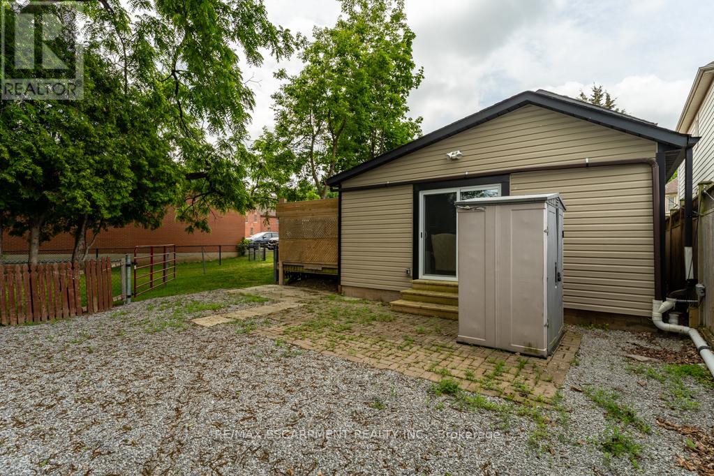15 Adelaide Street Property Photo 20