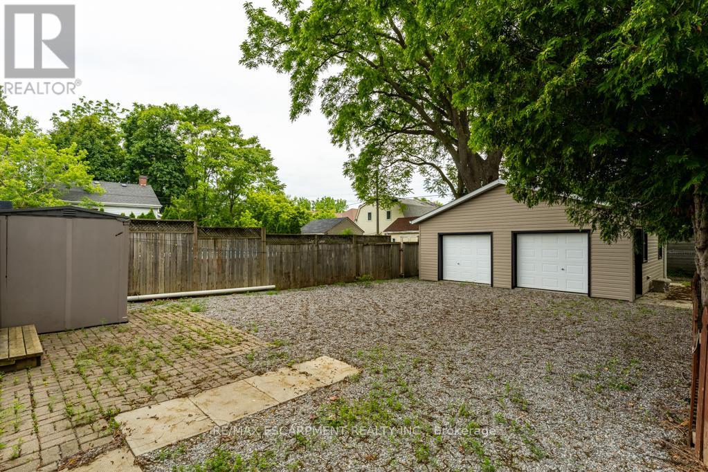 15 Adelaide Street Property Photo 21