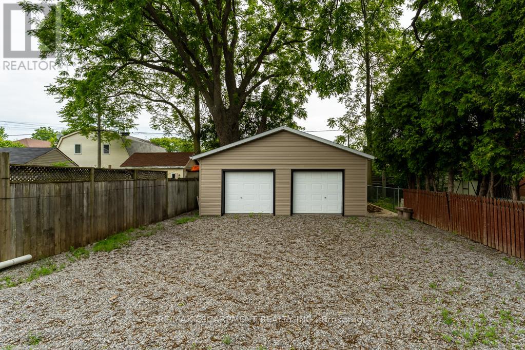 15 Adelaide Street Property Photo 22