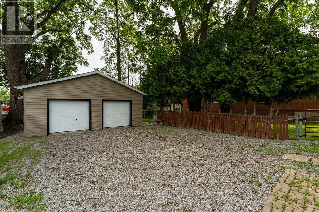 15 Adelaide Street Property Photo 23