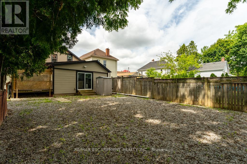 15 Adelaide Street Property Photo 25