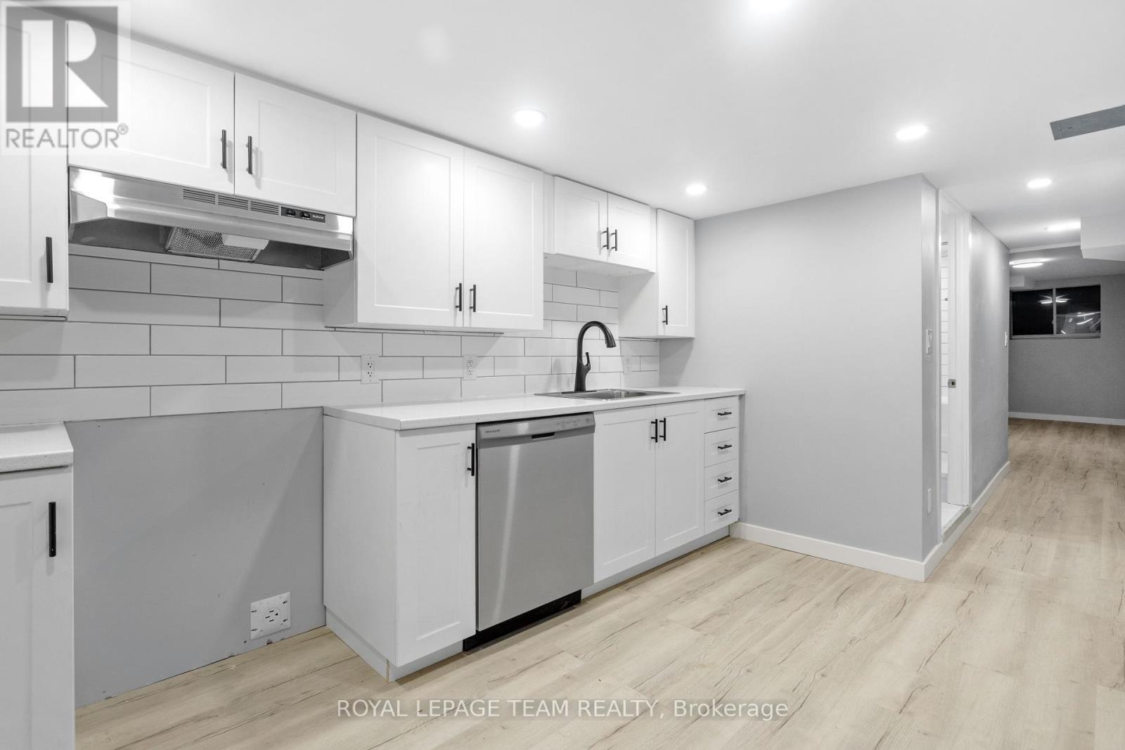 7 - 883 Somerset Street W Property Photo 6
