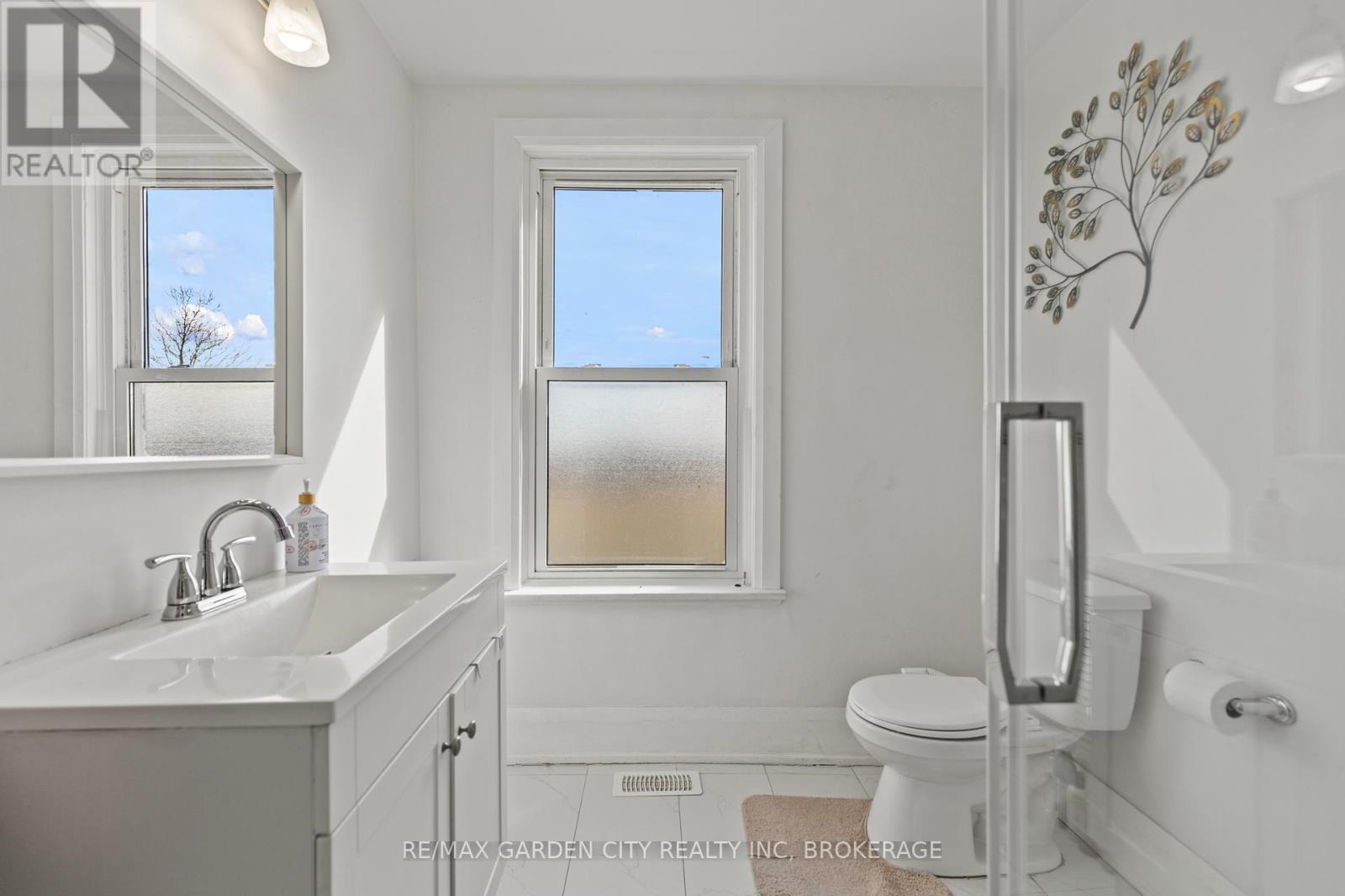 997 Niagara Stone Road Property Photo 17