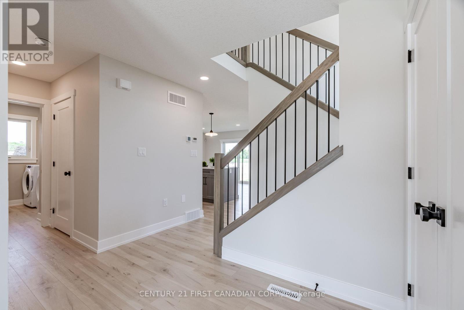 38 Postma Crescent Property Photo 5