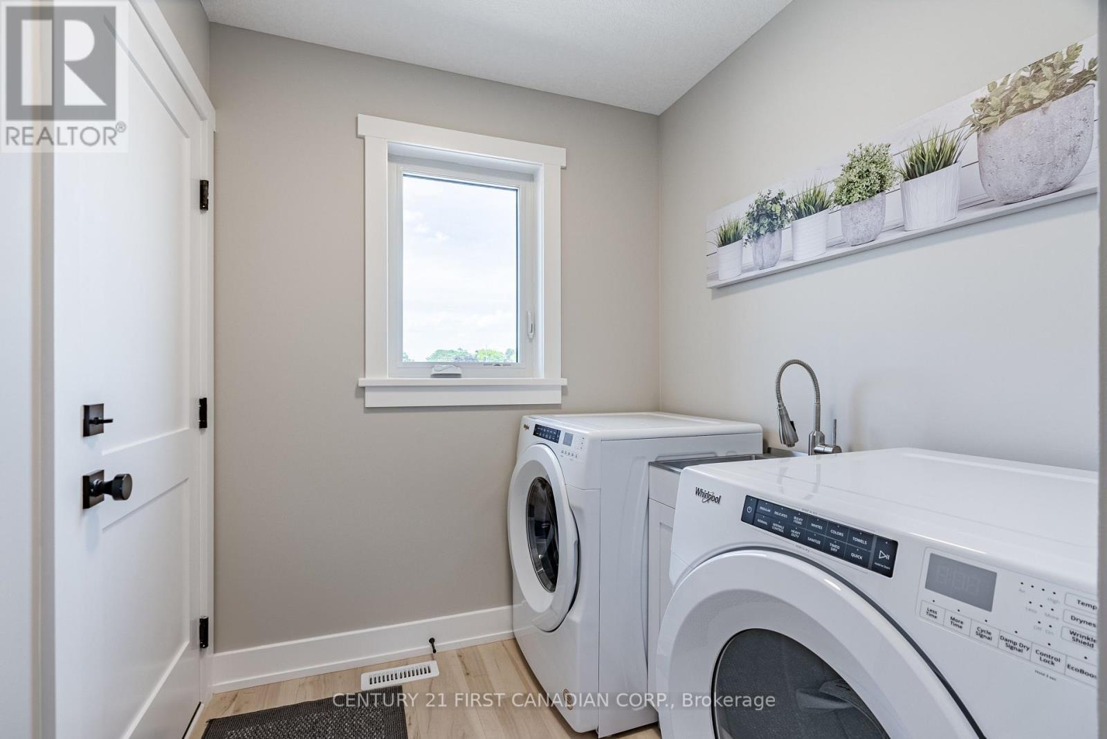 38 Postma Crescent Property Photo 6