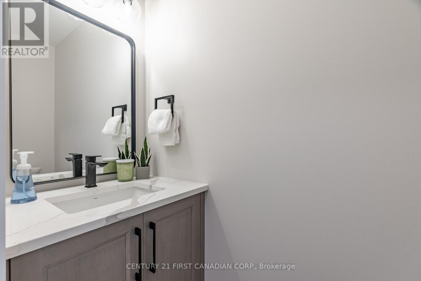 38 Postma Crescent Property Photo 7