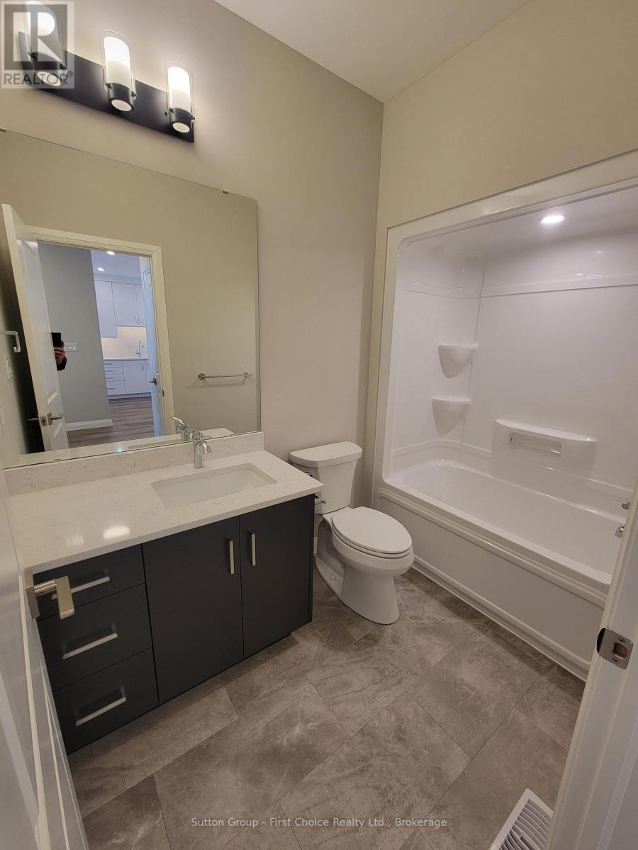 119 Rowe Avenue Property Photo 12