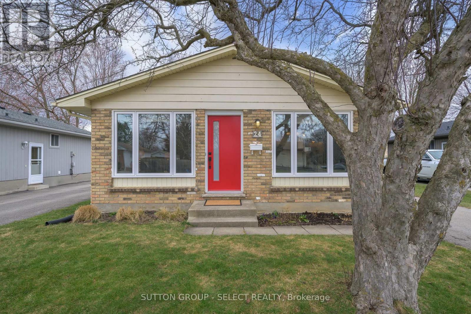 24 Piers Crescent Property Photo 1