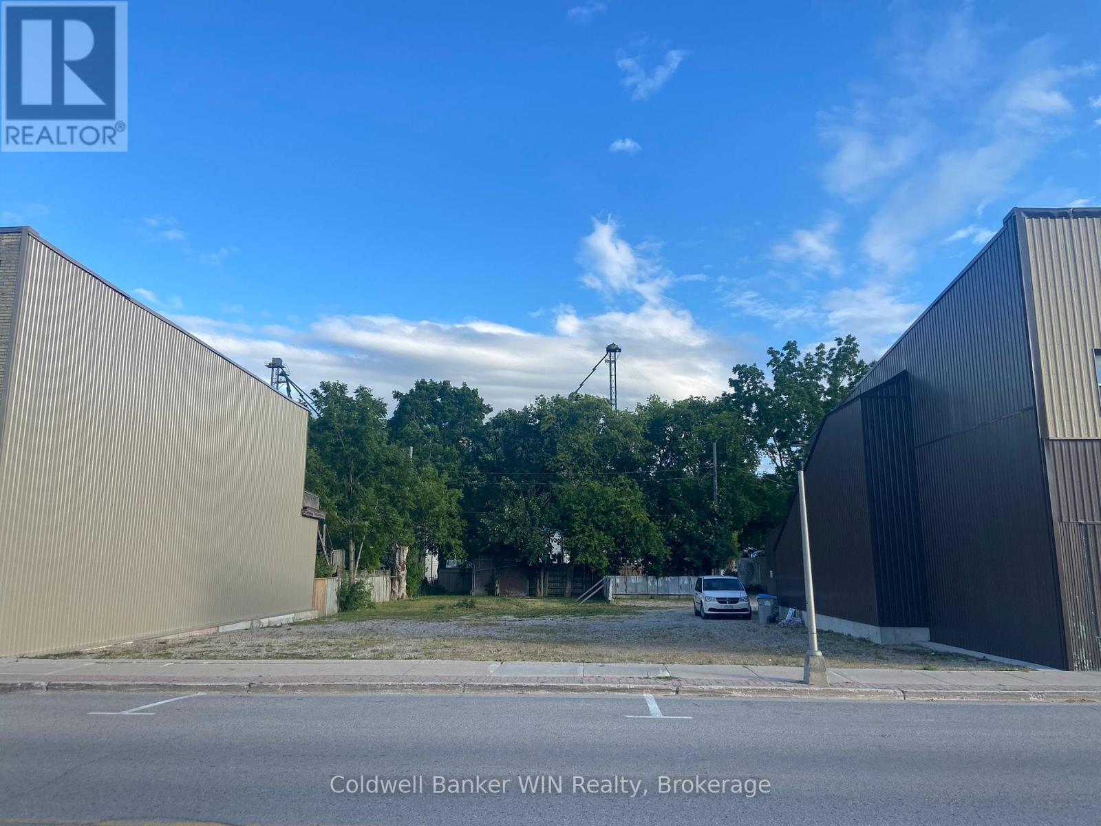 123 King Street Property Photo 1