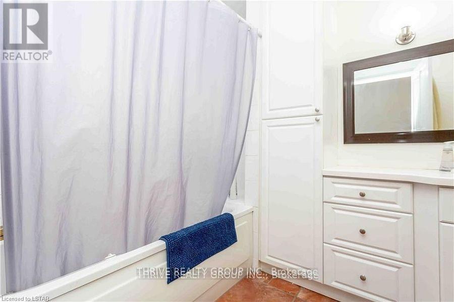 187 Dundas Street Property Photo 22