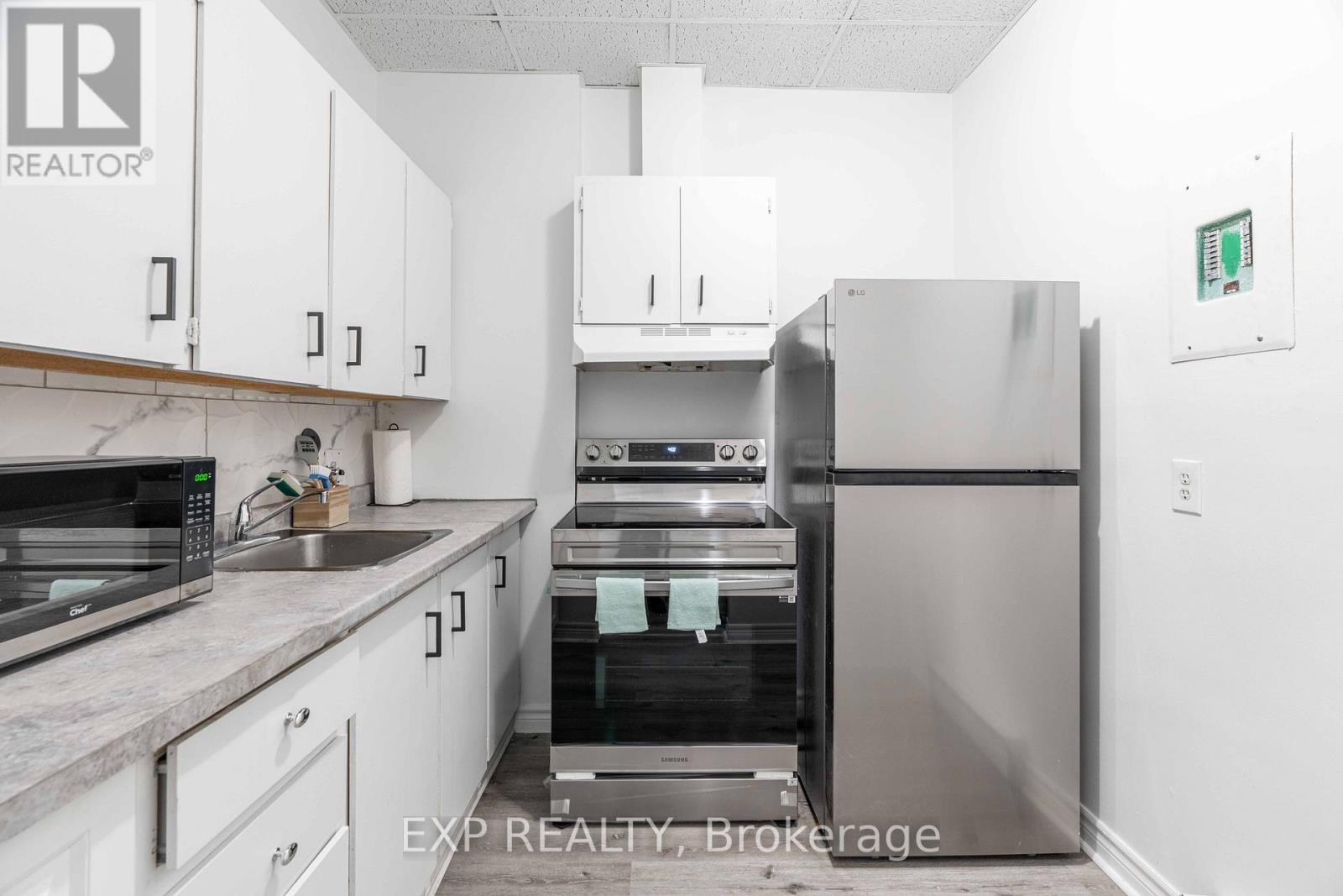 344.5 Richmond Street Property Photo 8