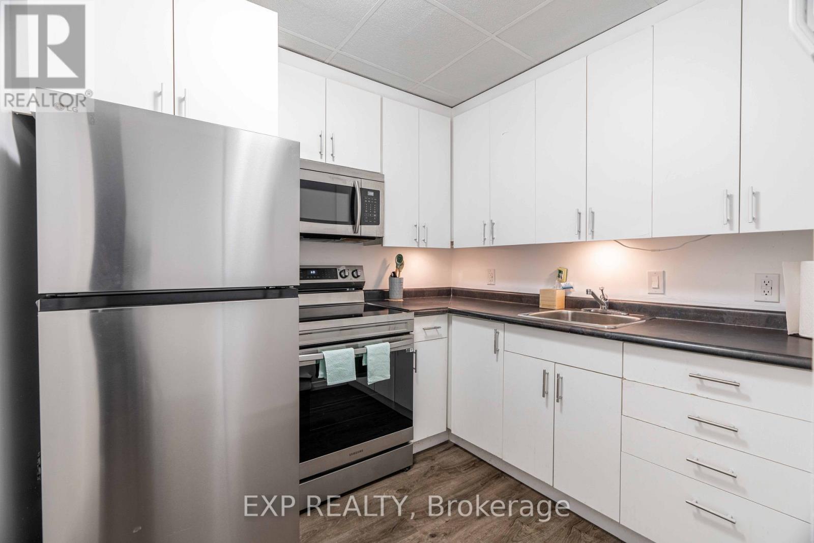 344.5 Richmond Street Property Photo 17