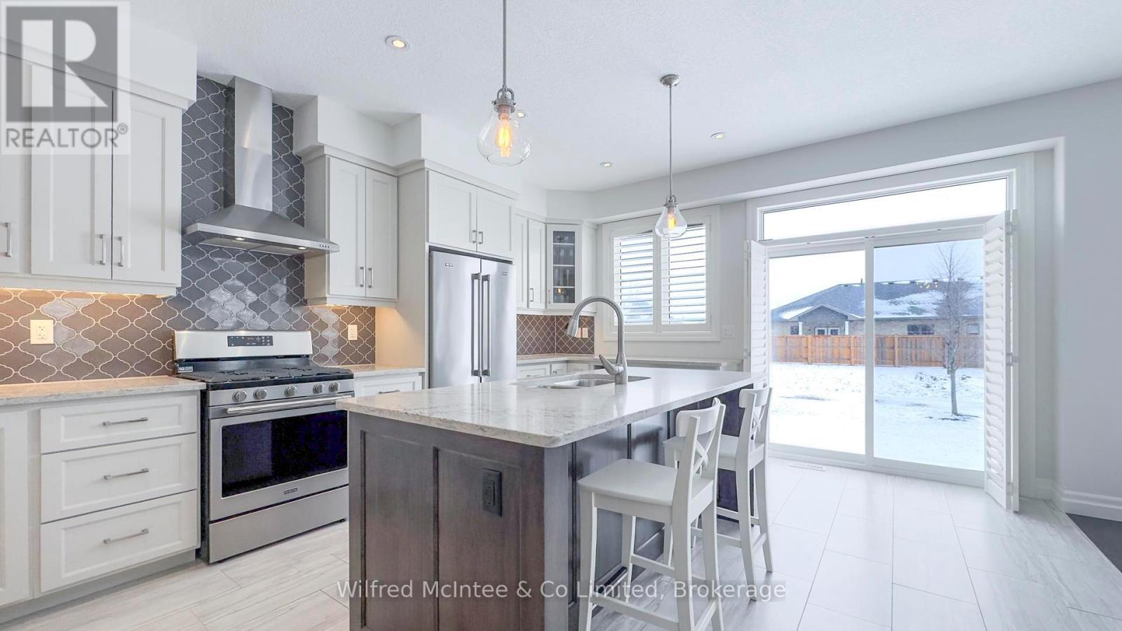 487 Devonshire Road Property Photo 11