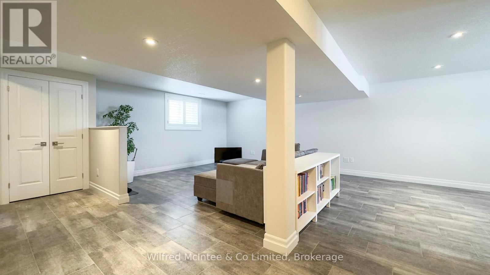 487 Devonshire Road Property Photo 34