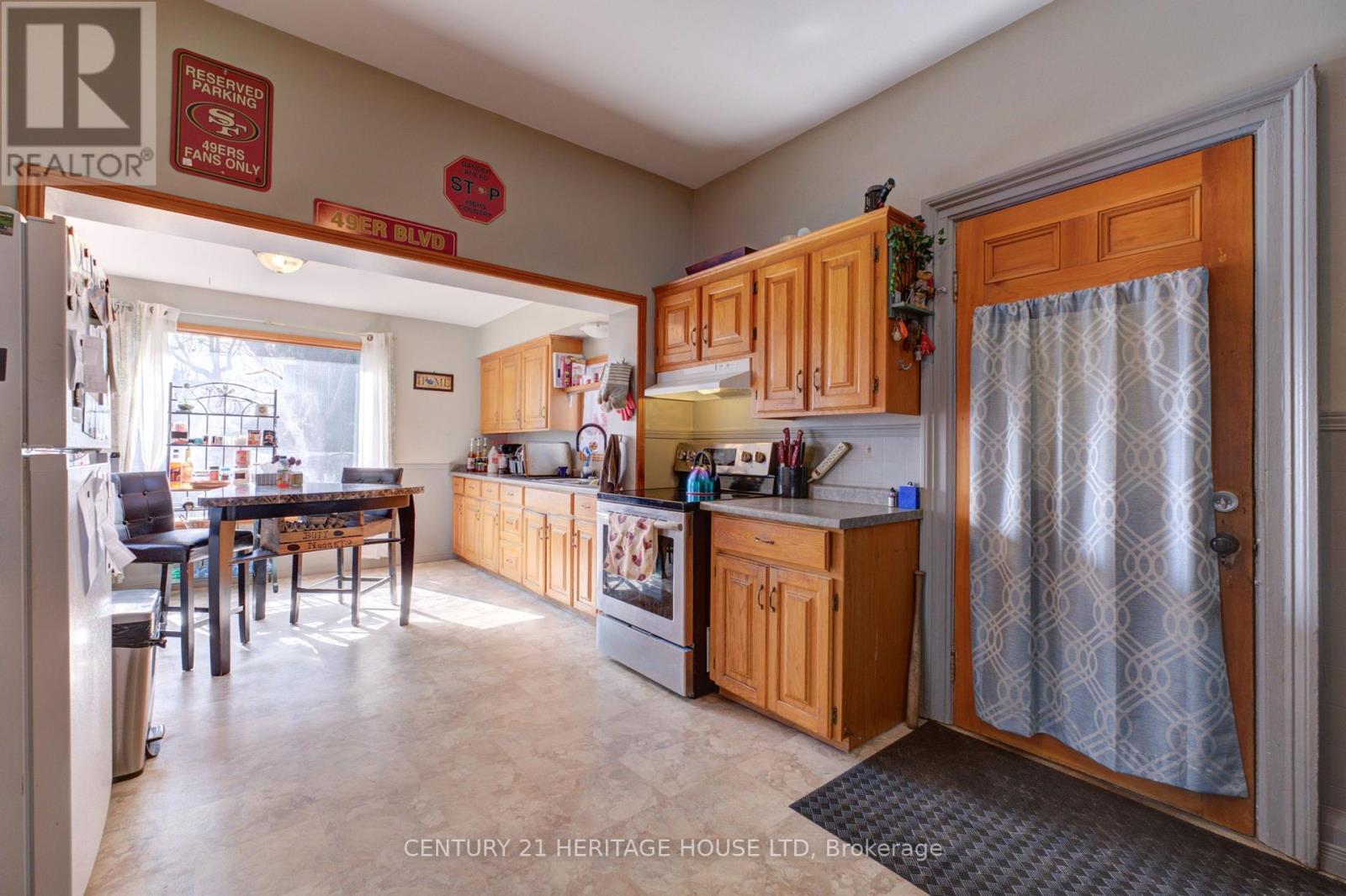 111 Erie Avenue Property Photo 4
