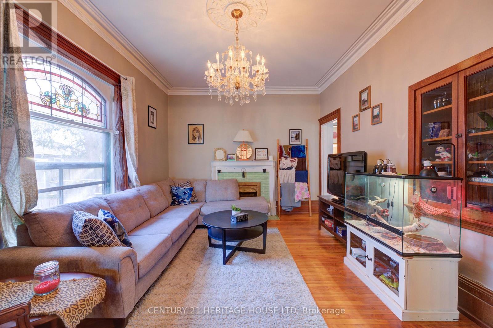 111 Erie Avenue Property Photo 8