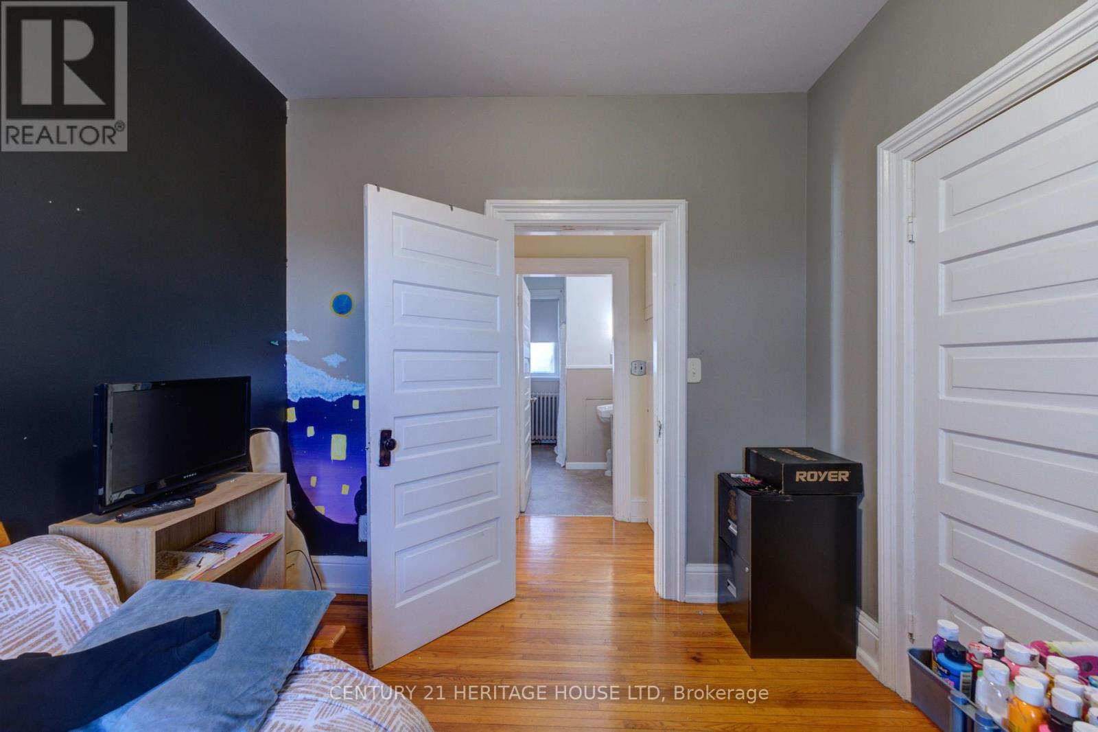 111 Erie Avenue Property Photo 22