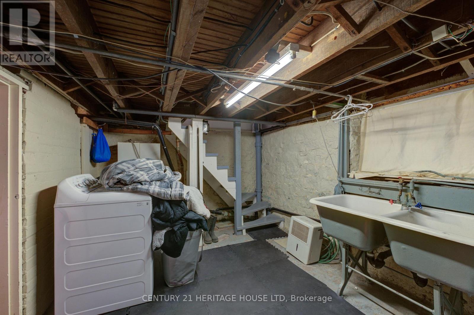 111 Erie Avenue Property Photo 27
