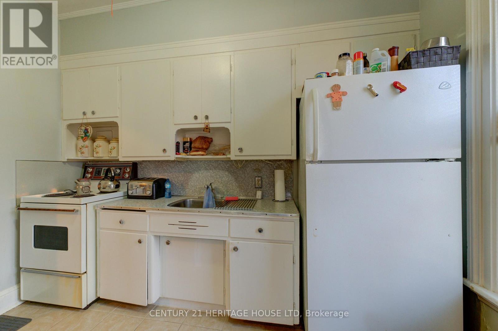 111 Erie Avenue Property Photo 30