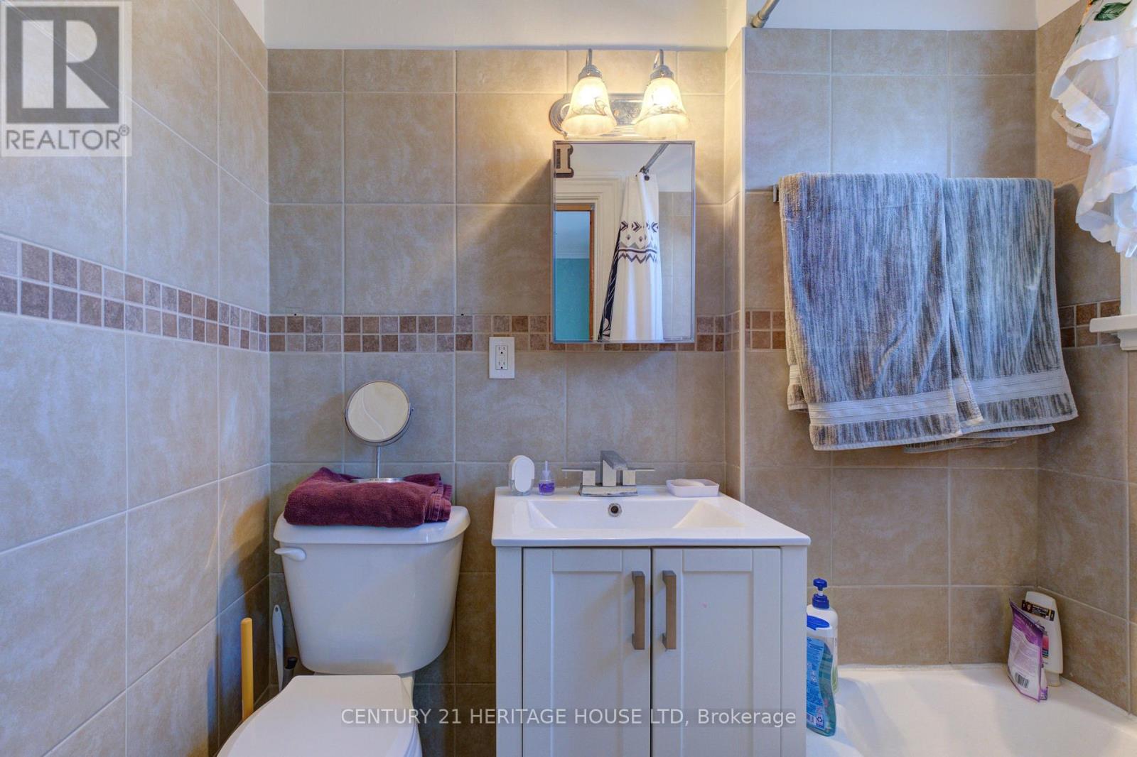 111 Erie Avenue Property Photo 33