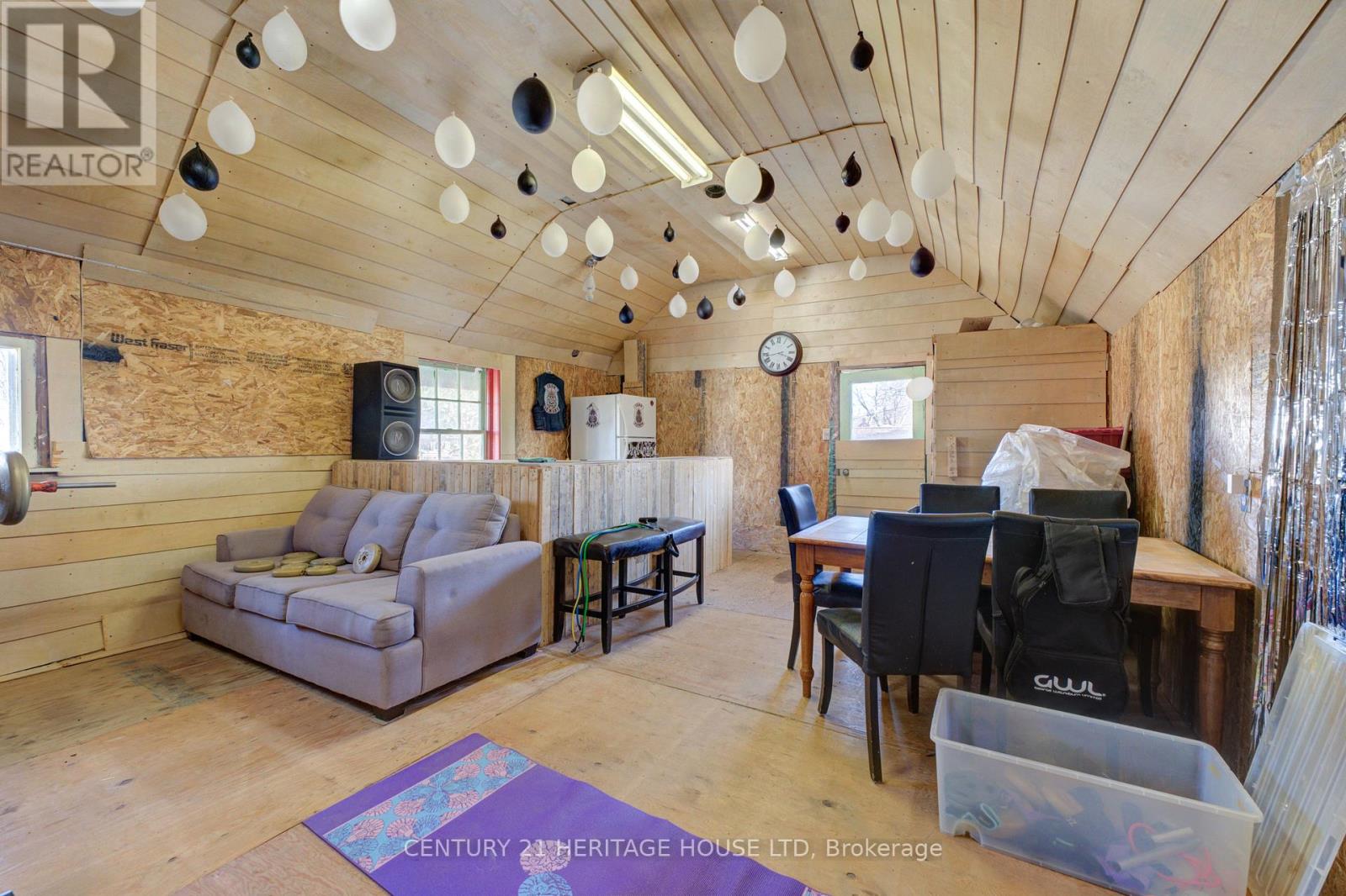 111 Erie Avenue Property Photo 36