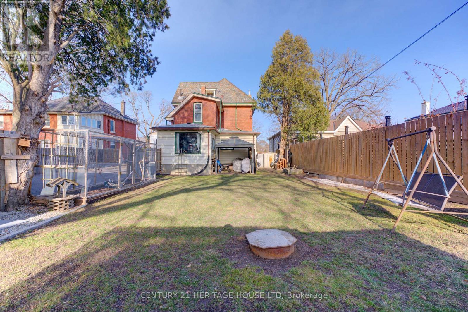 111 Erie Avenue Property Photo 39