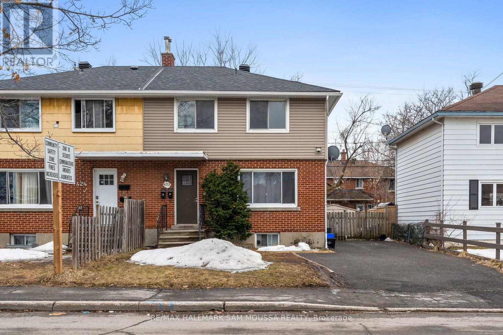 422 Queen Mary Street Property Photo 1