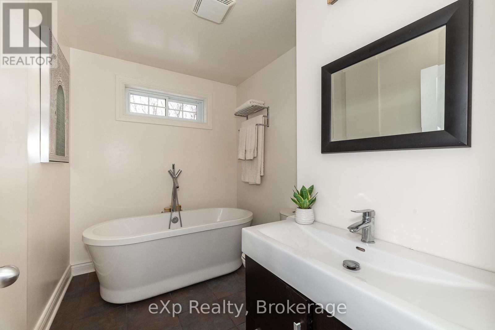 324588 27 Side Road Property Photo 16
