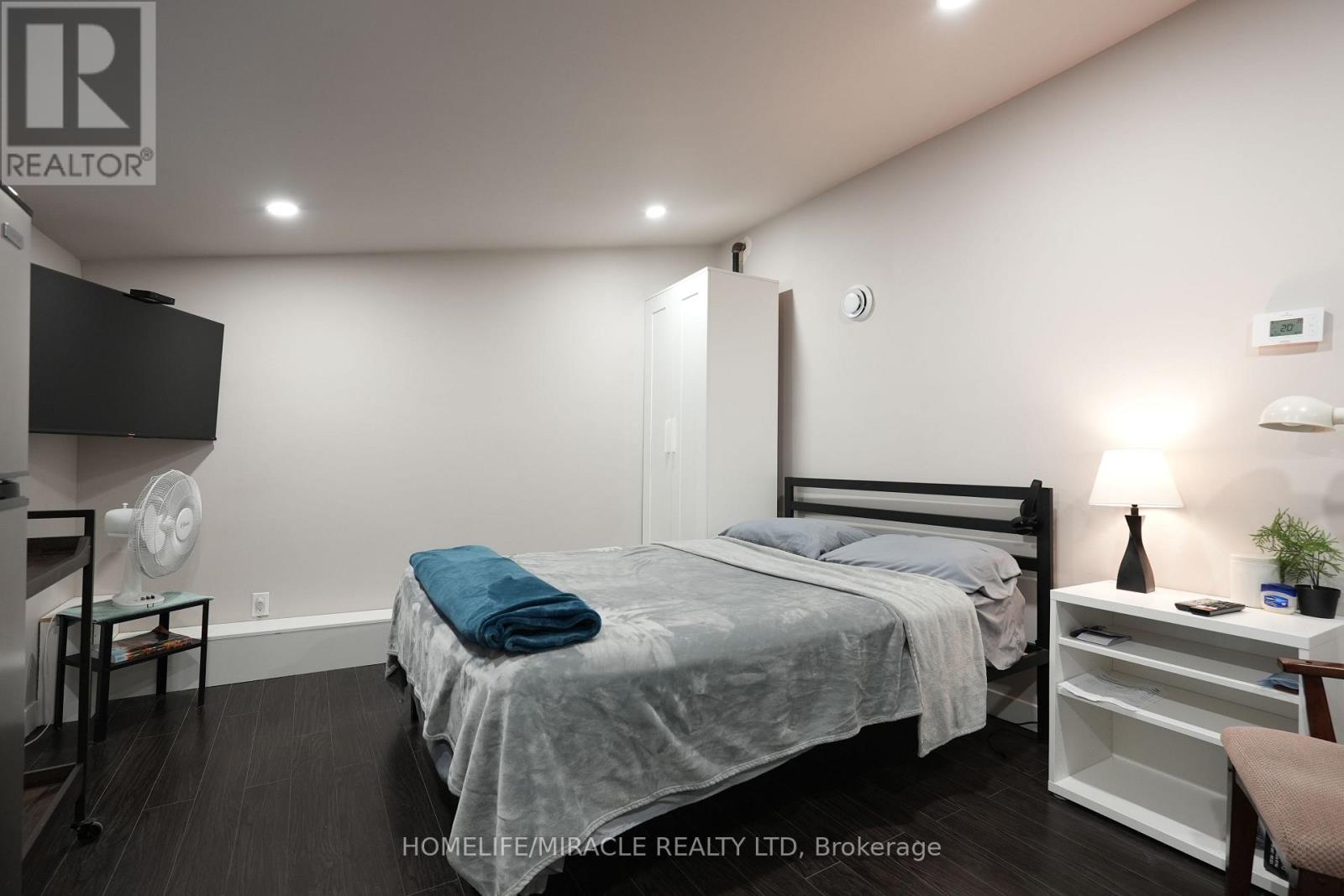 8-12 York Street Property Photo 25
