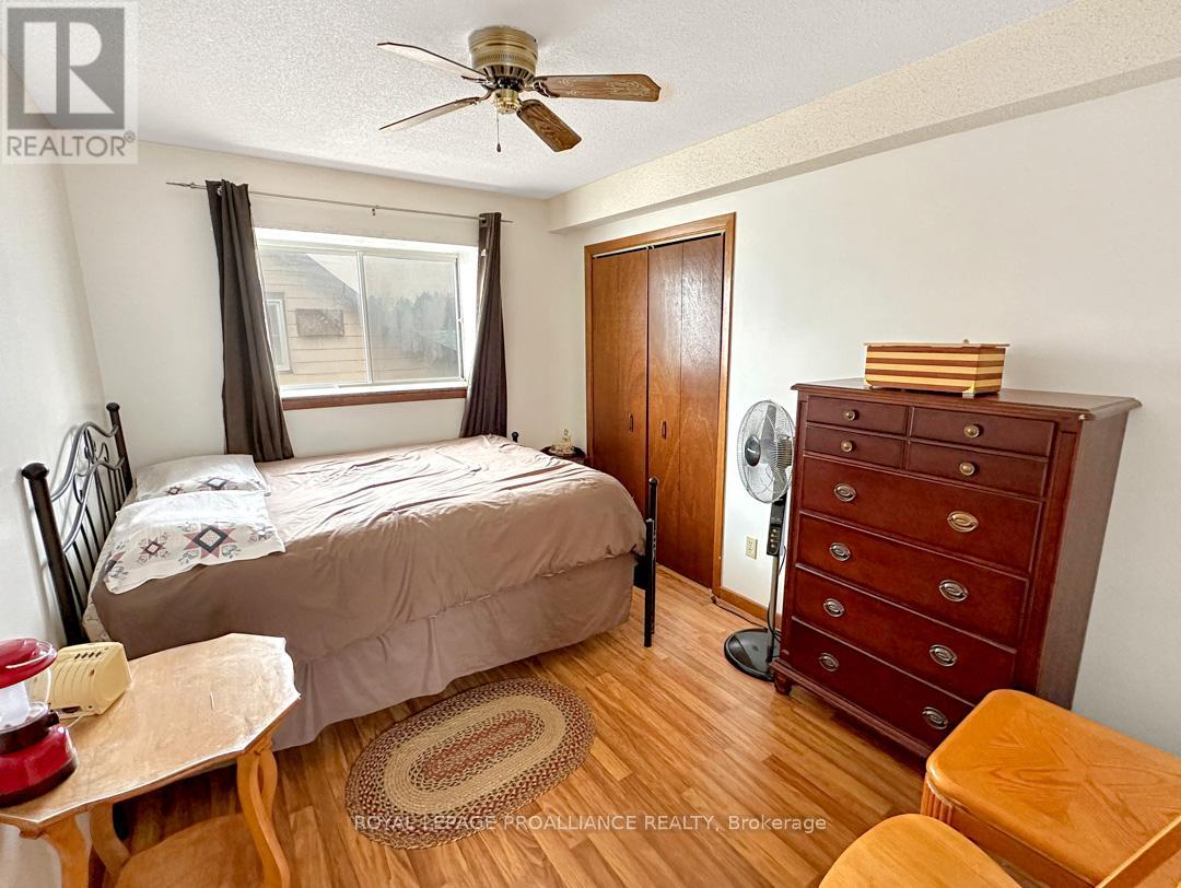 91 St.lawrence Street E Property Photo 8