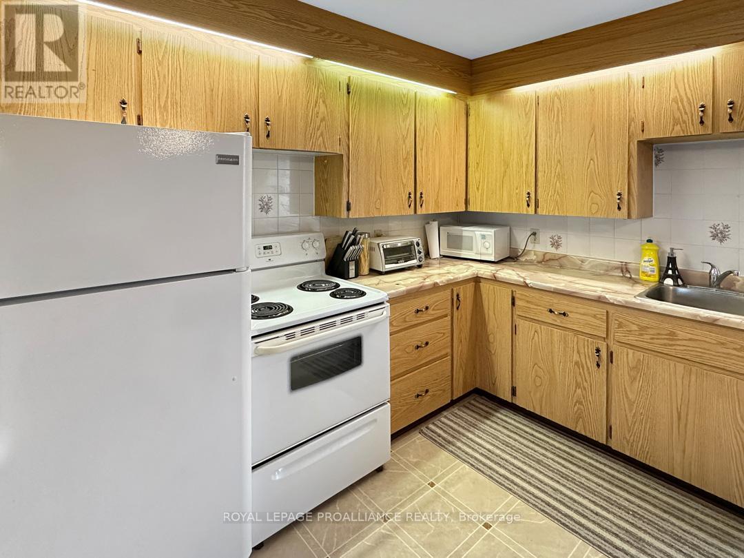 91 St.lawrence Street E Property Photo 10