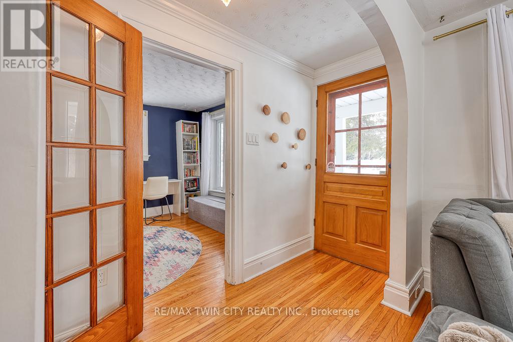 395 Holmes Street Property Photo 6