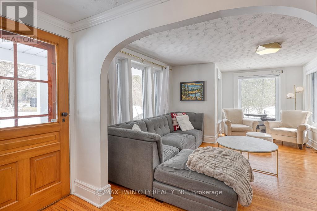 395 Holmes Street Property Photo 8