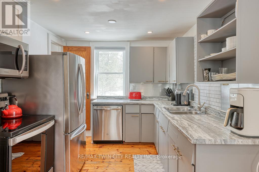 395 Holmes Street Property Photo 14