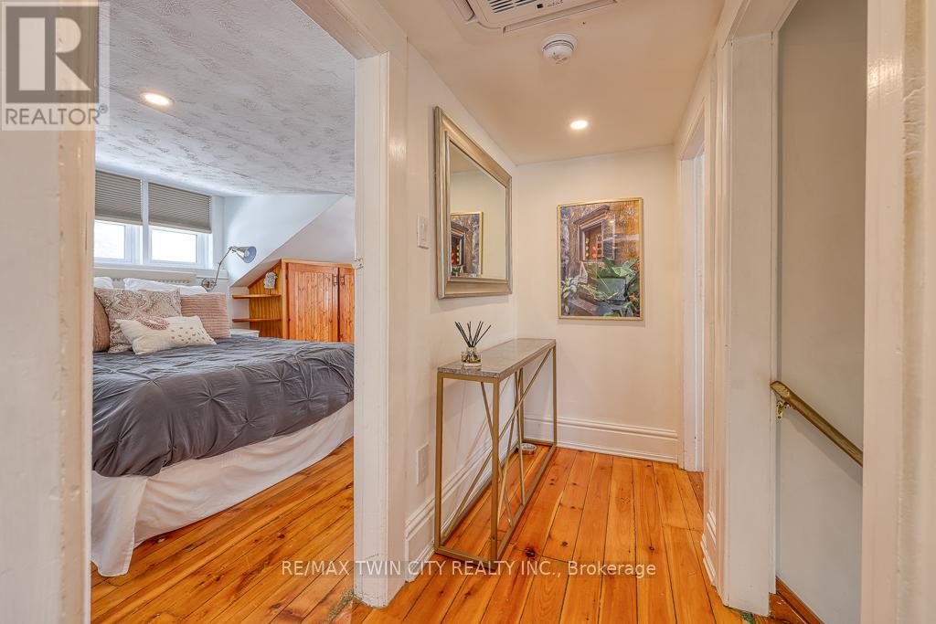 395 Holmes Street Property Photo 22