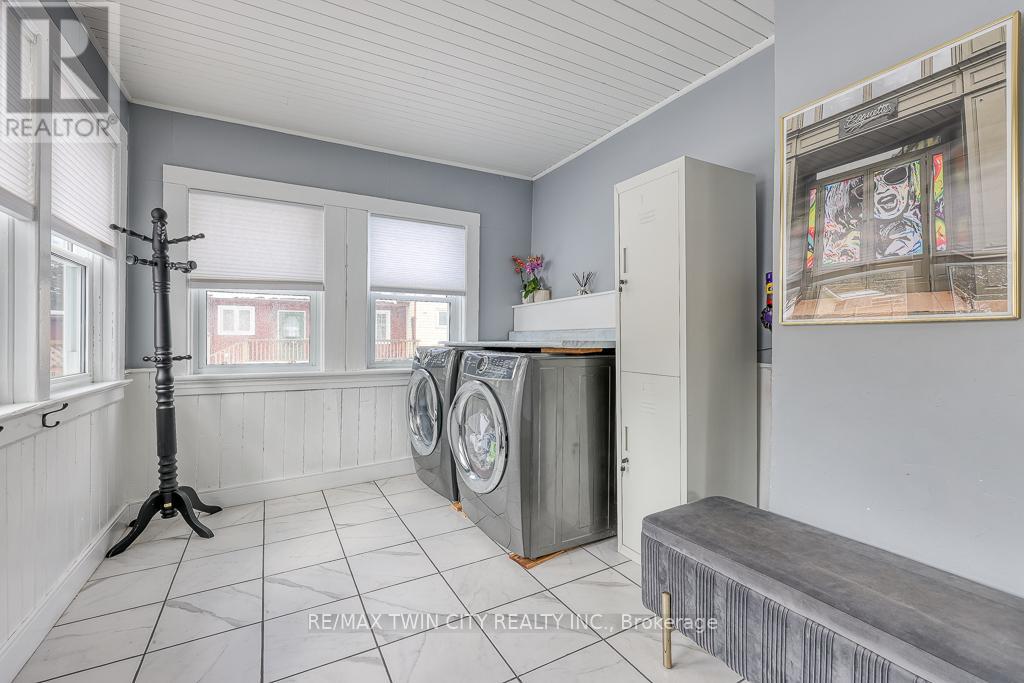 395 Holmes Street Property Photo 30