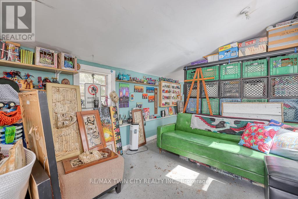 395 Holmes Street Property Photo 40