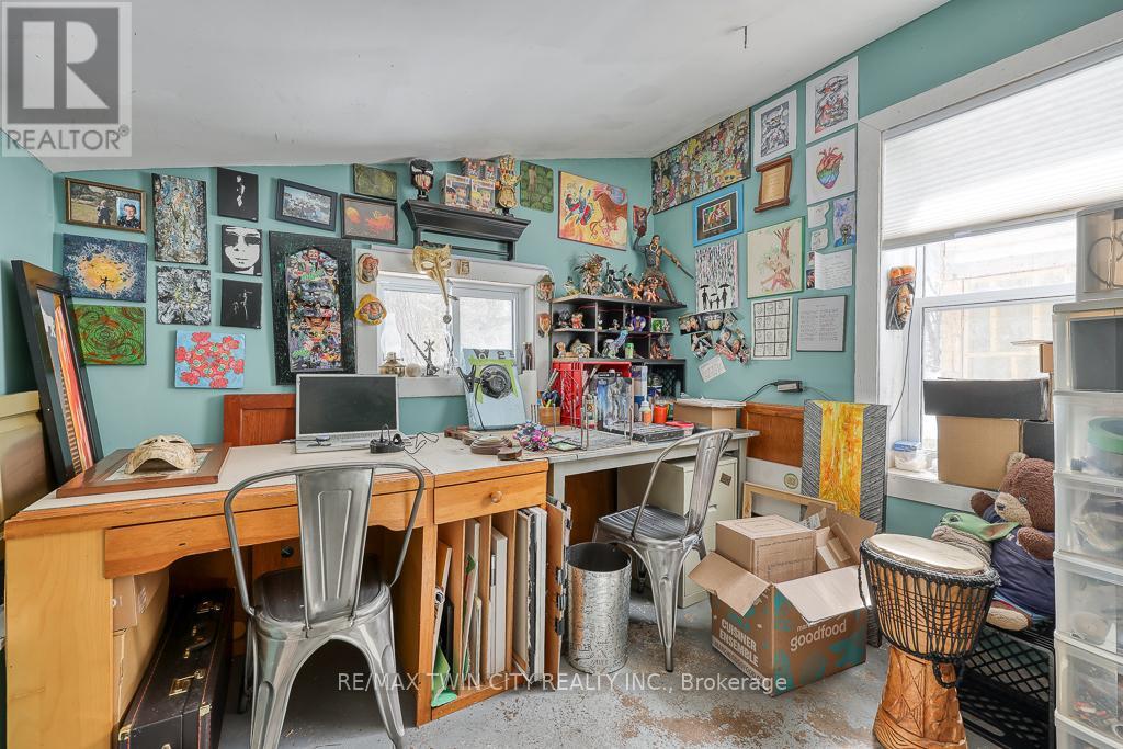 395 Holmes Street Property Photo 41